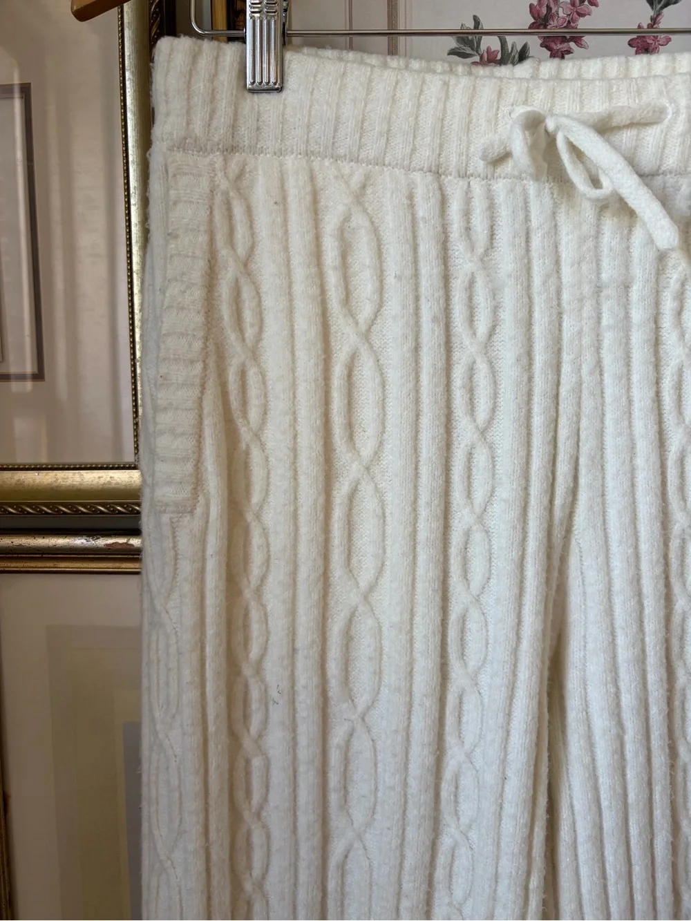 Alo Cable Knit Winter Bliss Pant in Ivory Medium